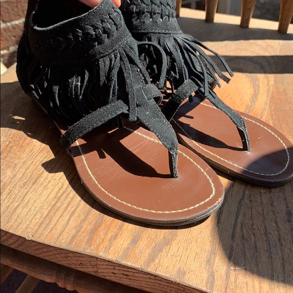 Minnetonka Women’s Sandals Size 6